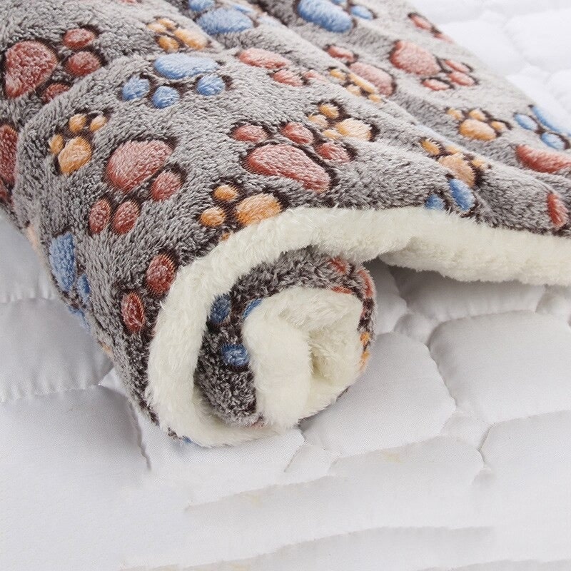 Cozy Fleece Throw Blanket Soft Warmth and Comfort - Image 4