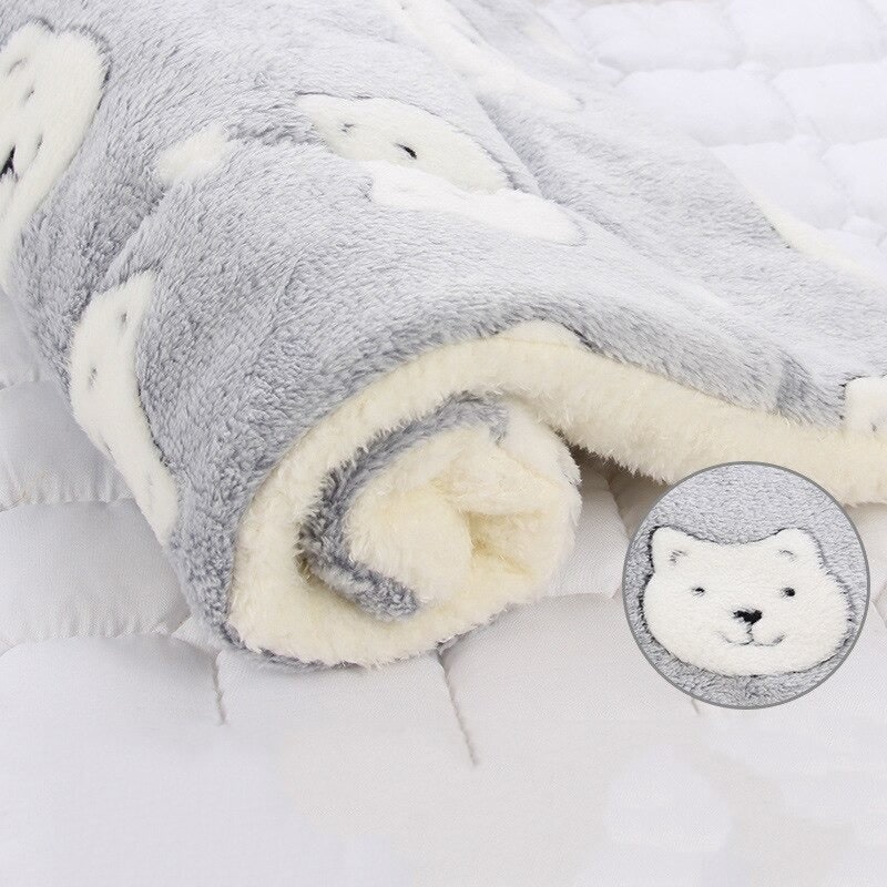 Cozy Fleece Throw Blanket Soft Warmth and Comfort - Image 5