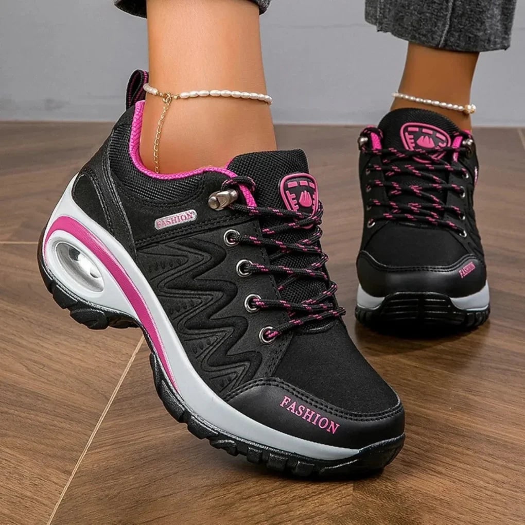 Hiking Boots Outdoor Adventure and Comfort - Image 3